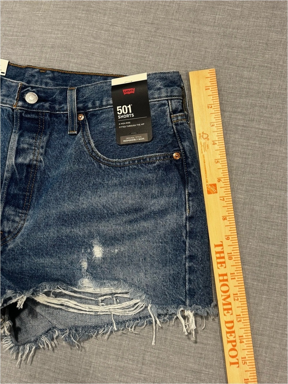 Levi’s 501 Women’s Denim Jean Shorts Size 32 Button Fly Blue Cutoff High Rise - Picture 10 of 11